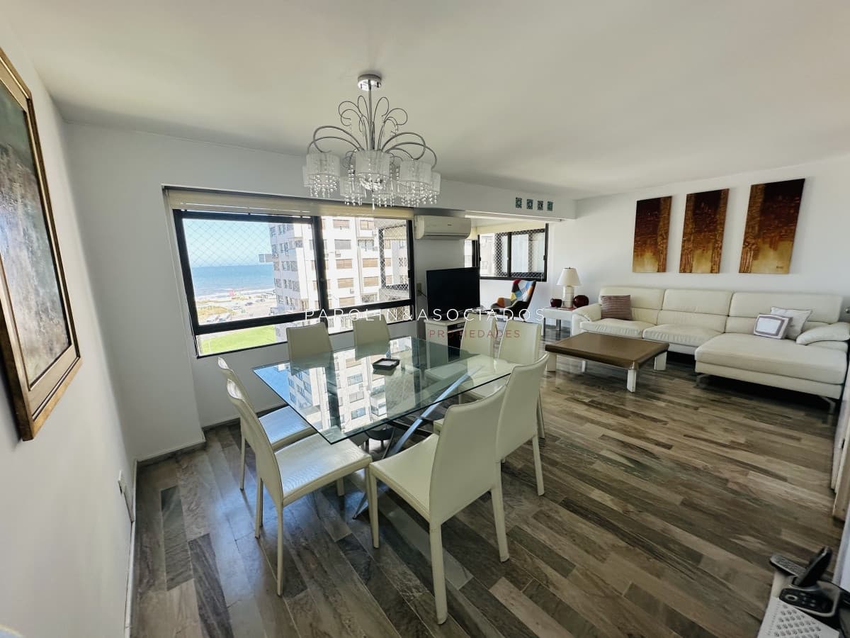 Apartamento en venta de 3 dormitorios en edificio Parquemar D, Punta Del Este.