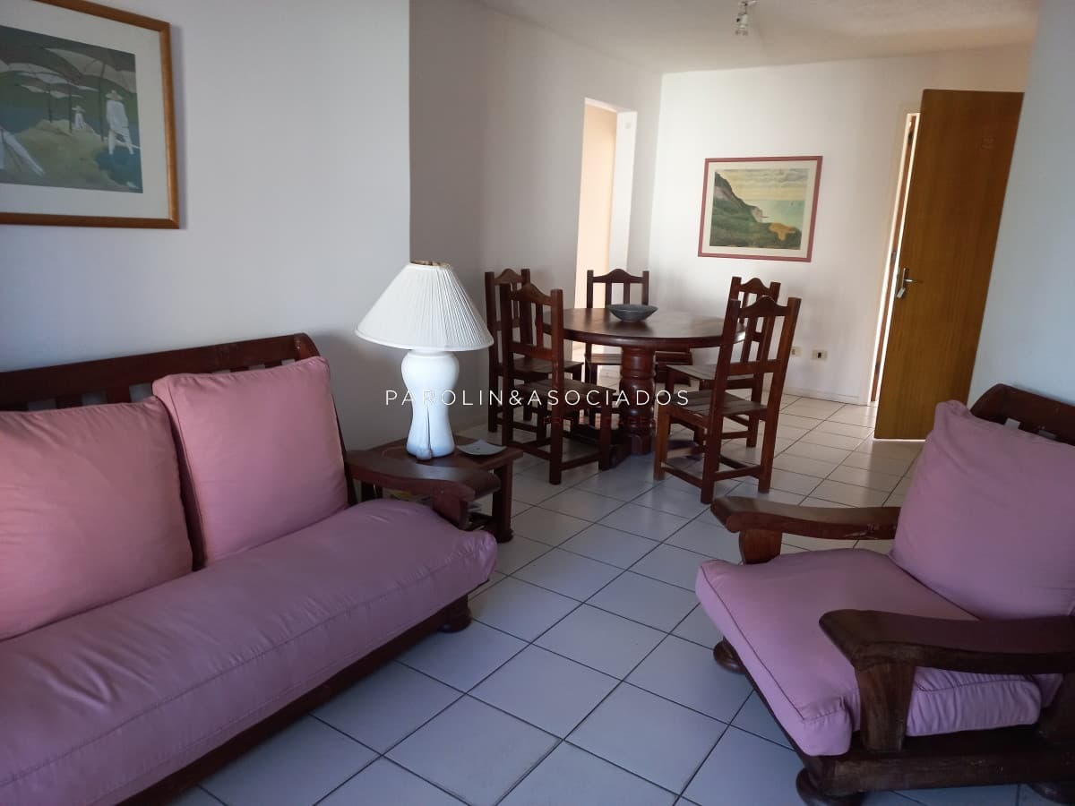 Apartamento en venta de 3 dormitorios en Punta del Este.