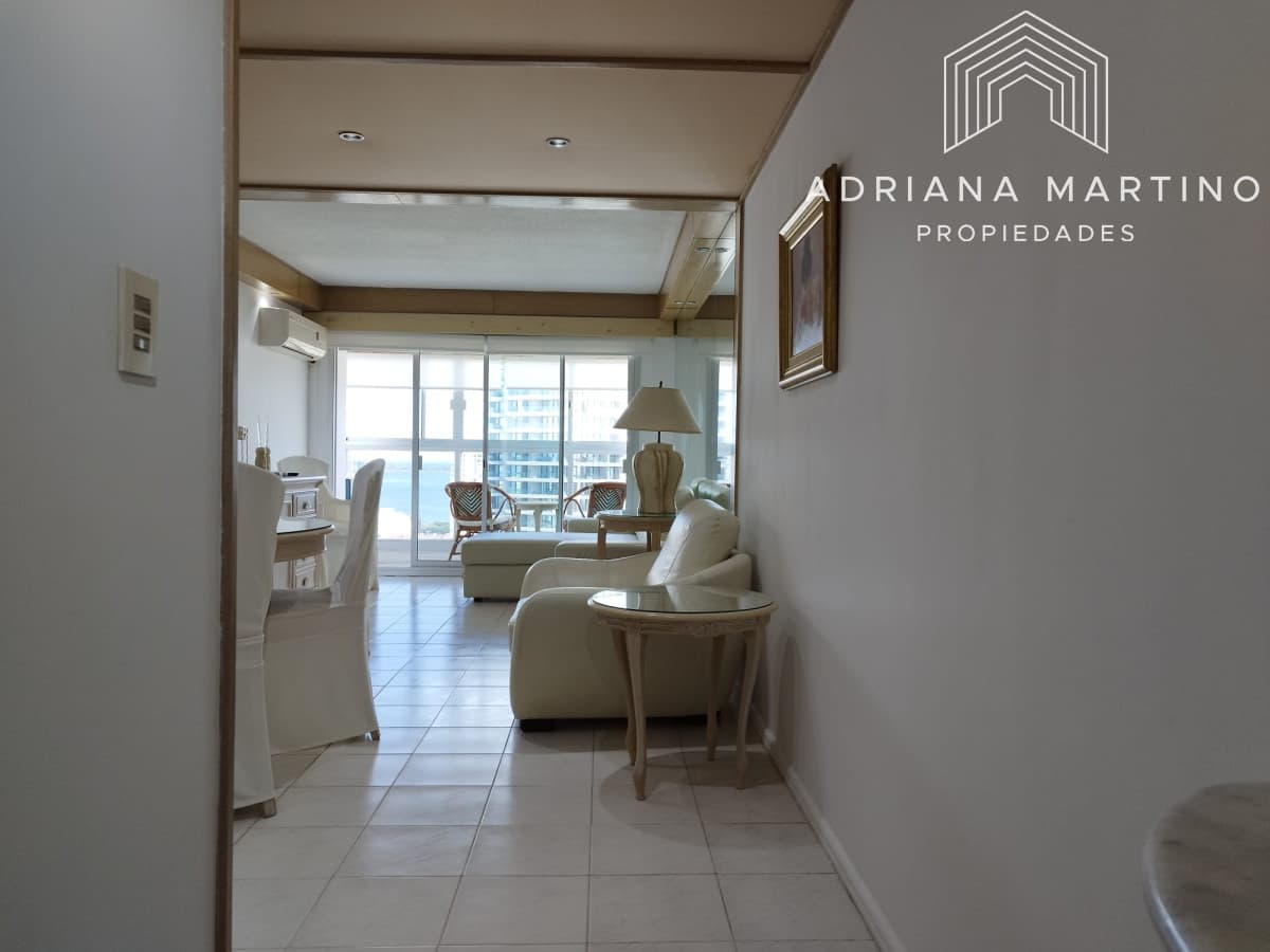 Apartamento de un dormitorio y medio en alquiler y venta en Punta del Este