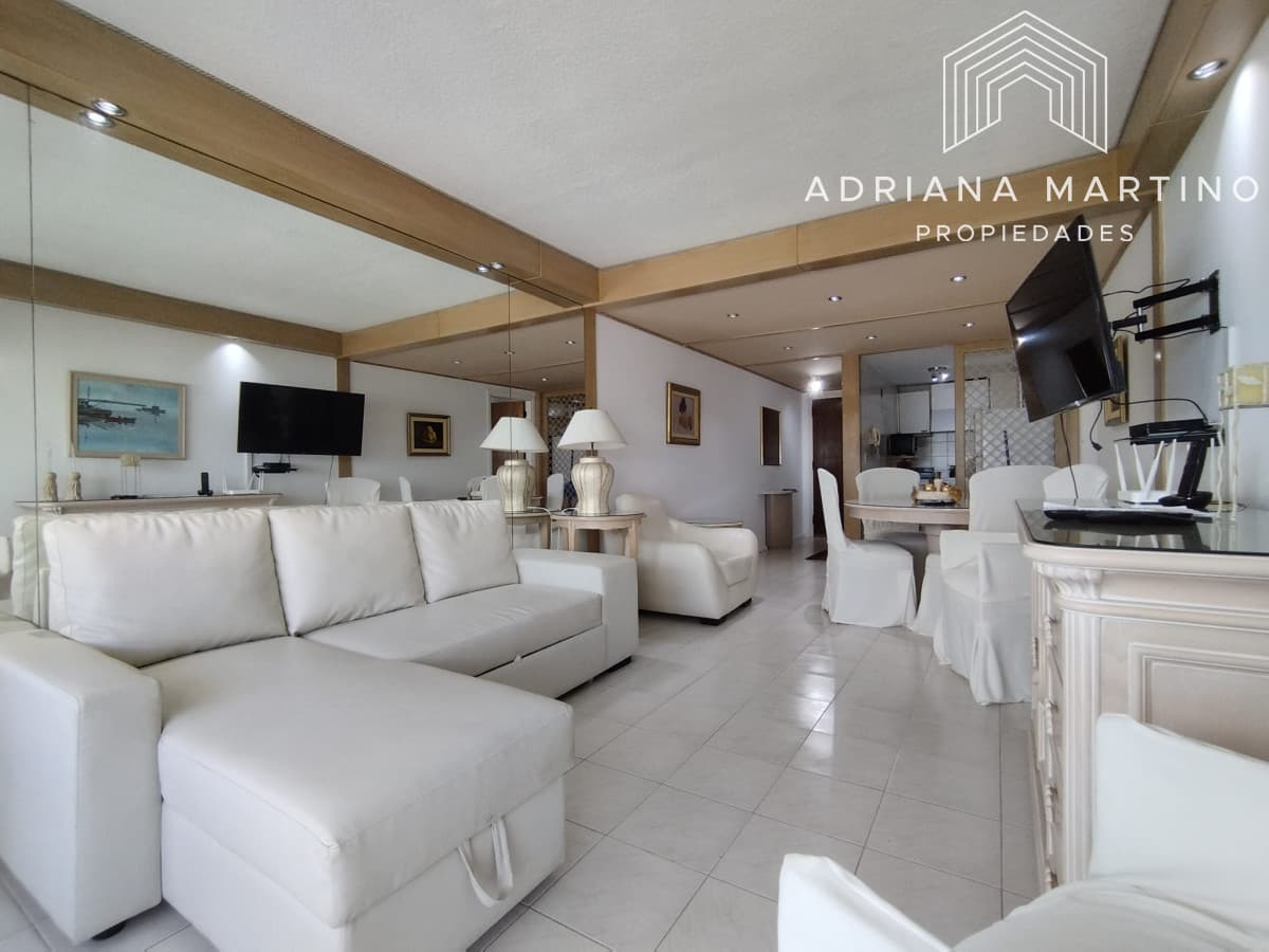 Apartamento de un dormitorio y medio en alquiler y venta en Punta del Este
