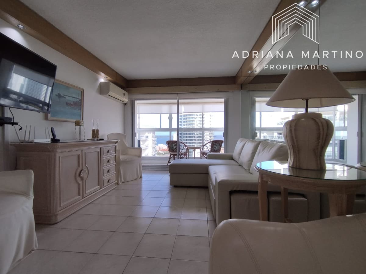 Apartamento de un dormitorio y medio en alquiler y venta en Punta del Este