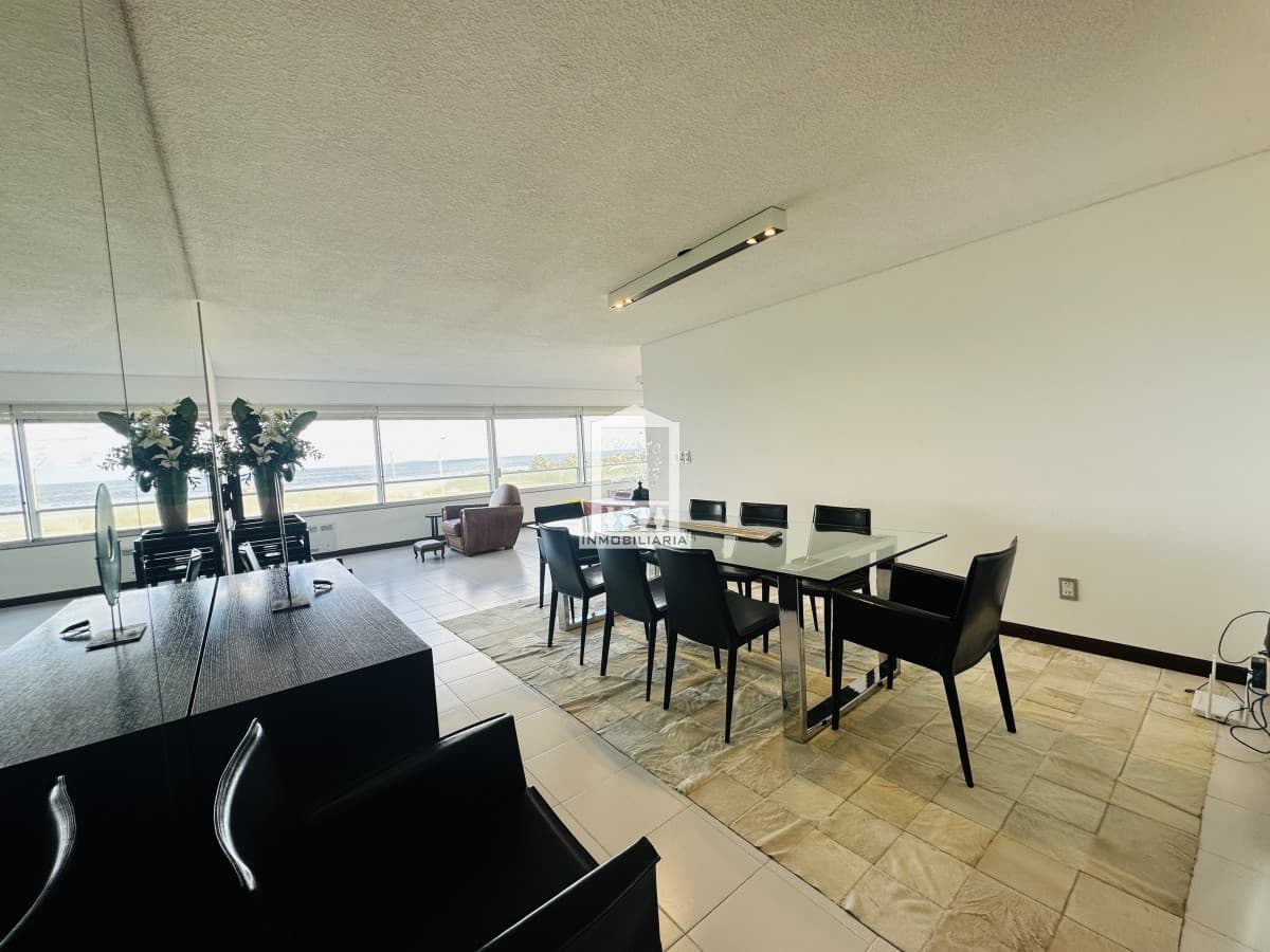 Alquiler y venta de apartamento 3 dorm. mas dep. playa brava
