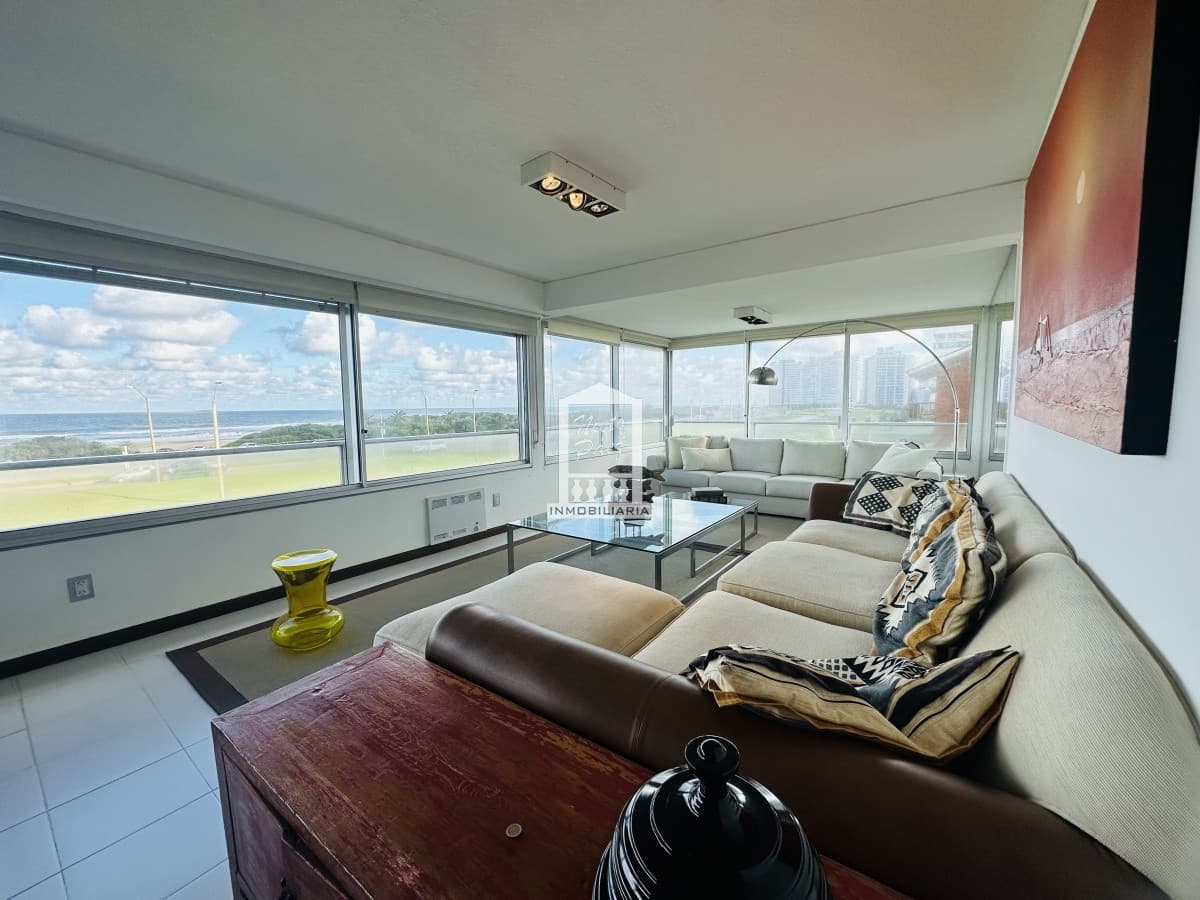 Alquiler y venta de apartamento 3 dorm. mas dep. playa brava
