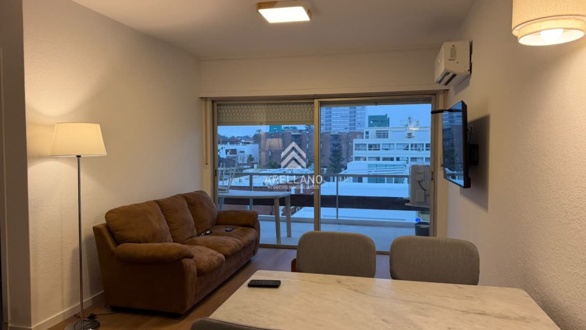 Apartamento ID.6705 - Apartamento en alquiler temporal. 2 dormitorios primera linea playa Mansa