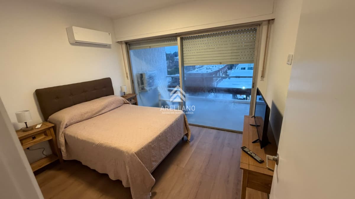 Apartamento ID.6705 - Apartamento en alquiler temporal. 2 dormitorios primera linea playa Mansa