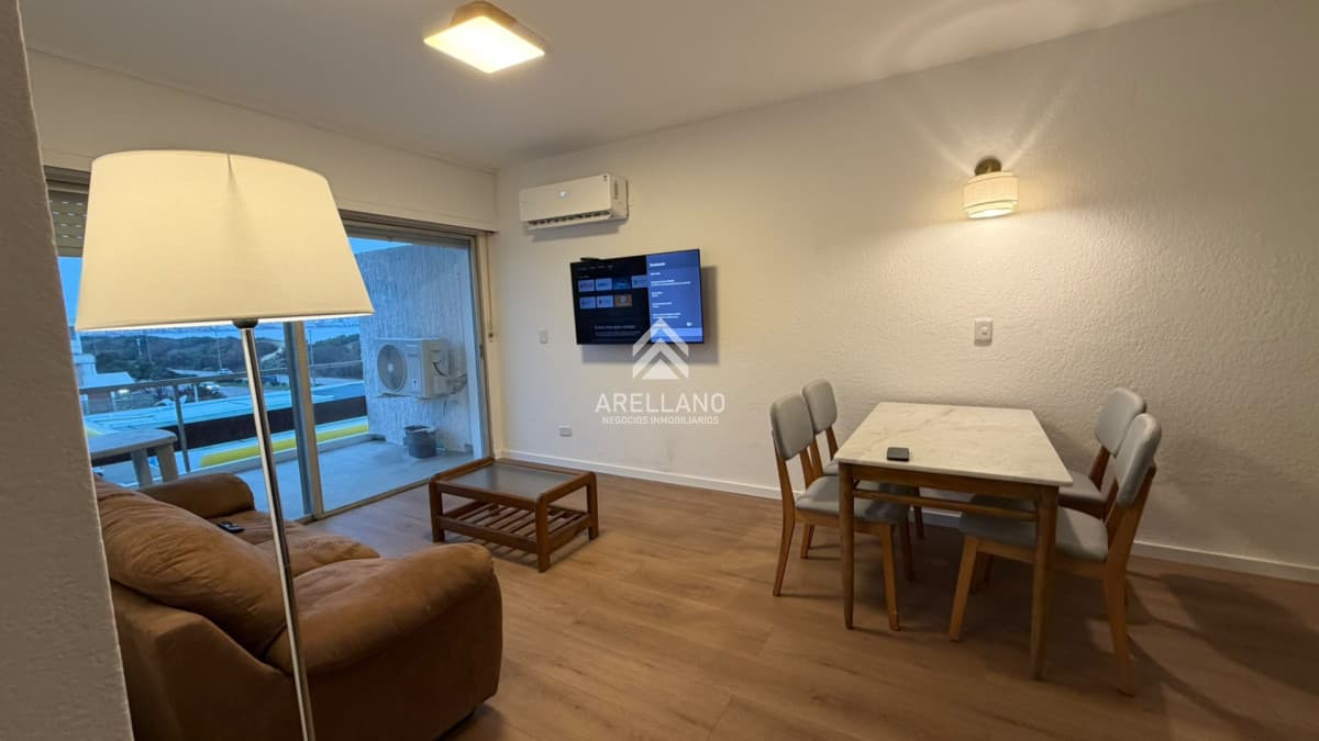 Apartamento ID.6705 - Apartamento en alquiler temporal. 2 dormitorios primera linea playa Mansa
