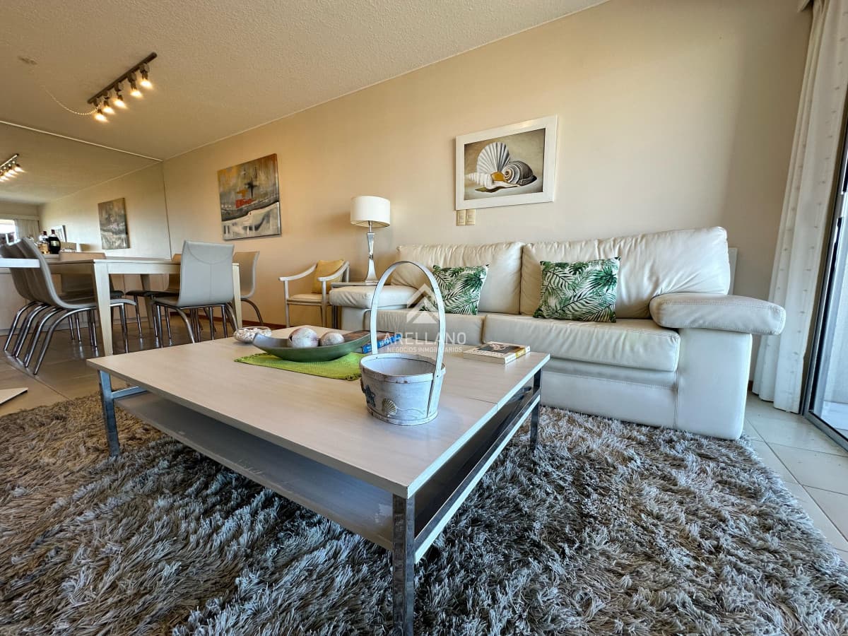 Apartamento ID.4299 - Venta Apartamento de 2 dormitorios