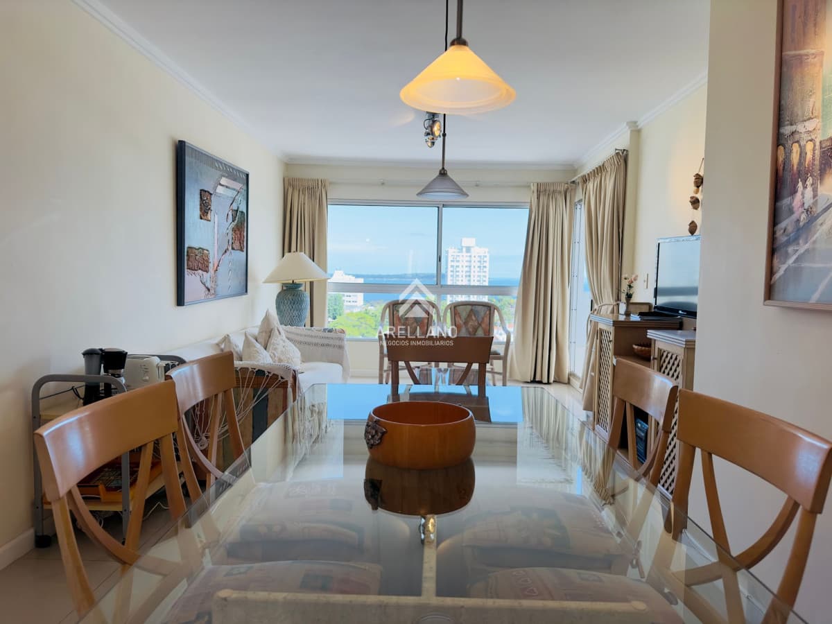 Apartamento ID.3086 - Apartamento en VENTA, 3 dormitorios, 2 baños, reciclado.