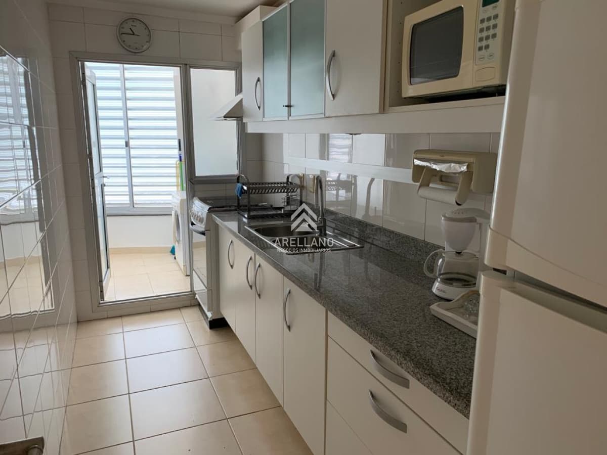Apartamento ID.5552 - Alquiler temporal apartamento de 3 dormitorios en Punta del Este.-
