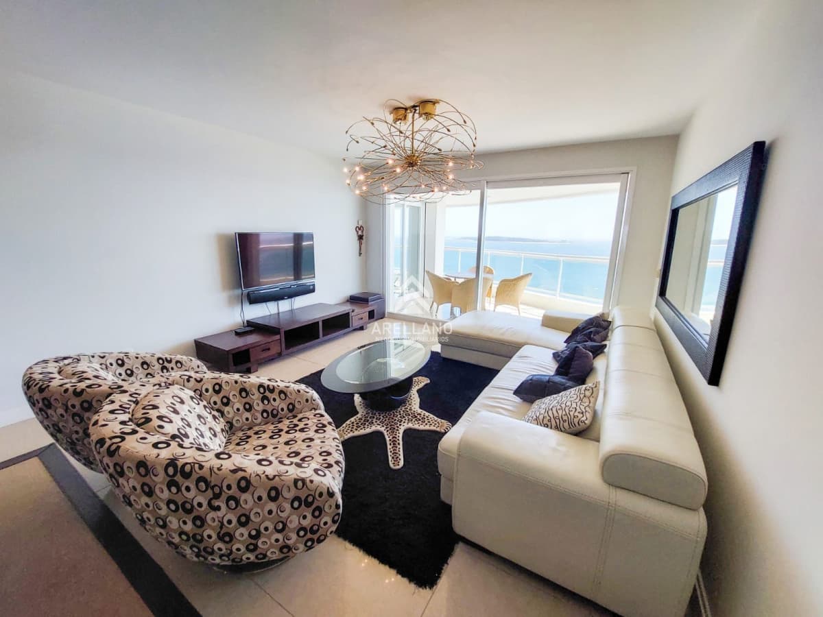 Apartamento ID.4105 - Alquiler de apartamento de 3 dormitorios +dep de servicio en Punta del Este