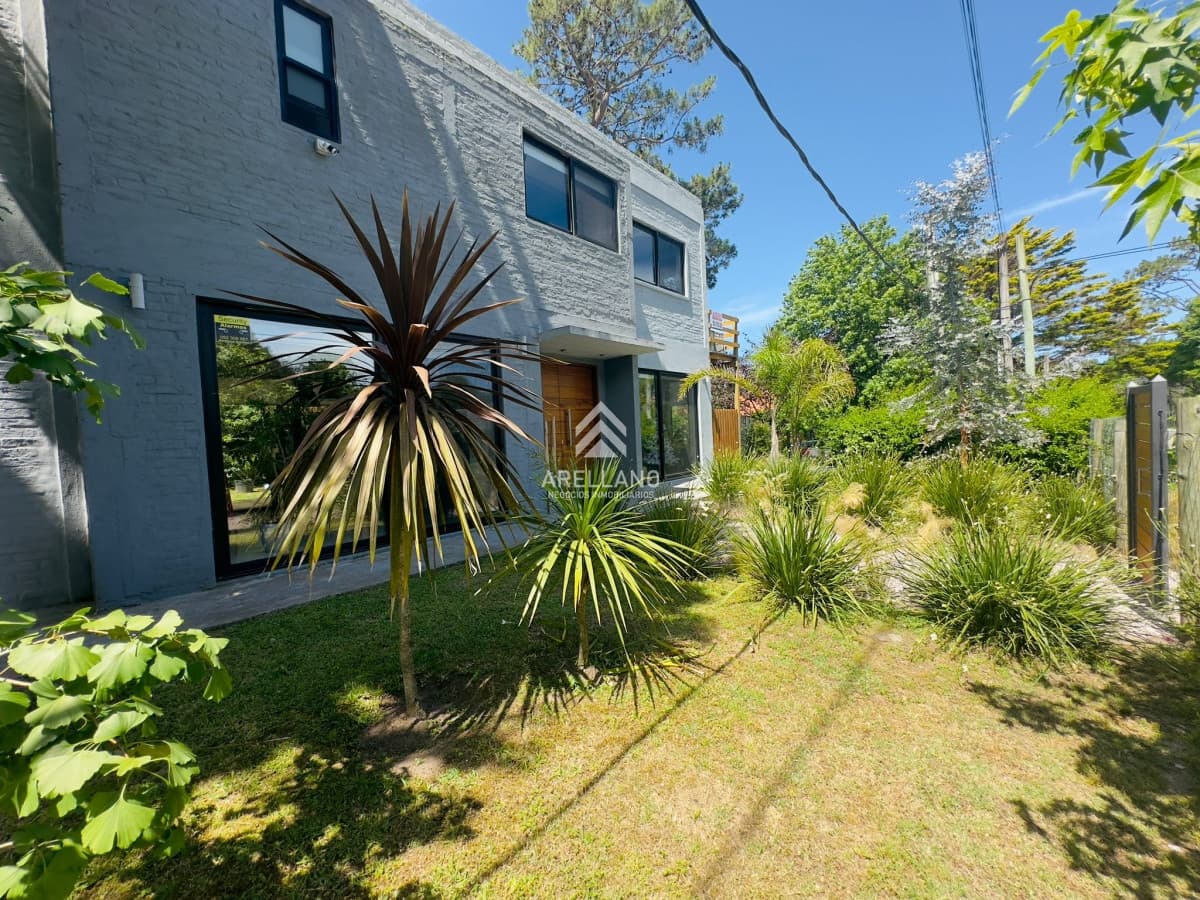 Casa ID.2803 - Alquiler de casa de 3 dormitorios con piscina en Punta del Este