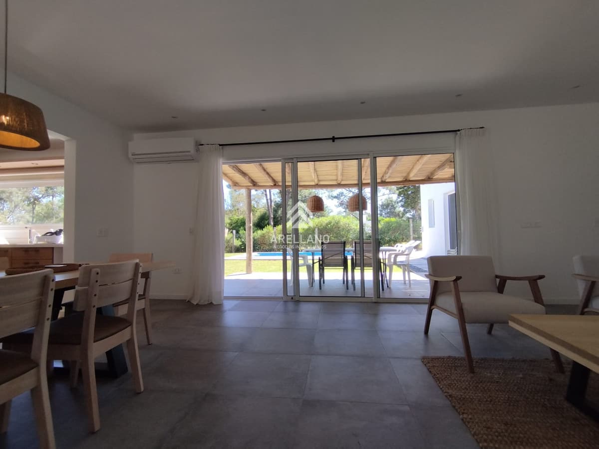 Casa ID.3177 - Venta  de Casa en la barra- Maldonado