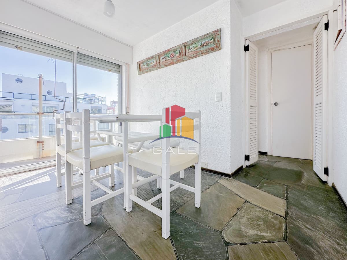 Gale Propiedades & Escribanía Apartamento ID.4184 - Penthouse en venta en Peninsula, 3 dormitorios, 3 baños, garaje