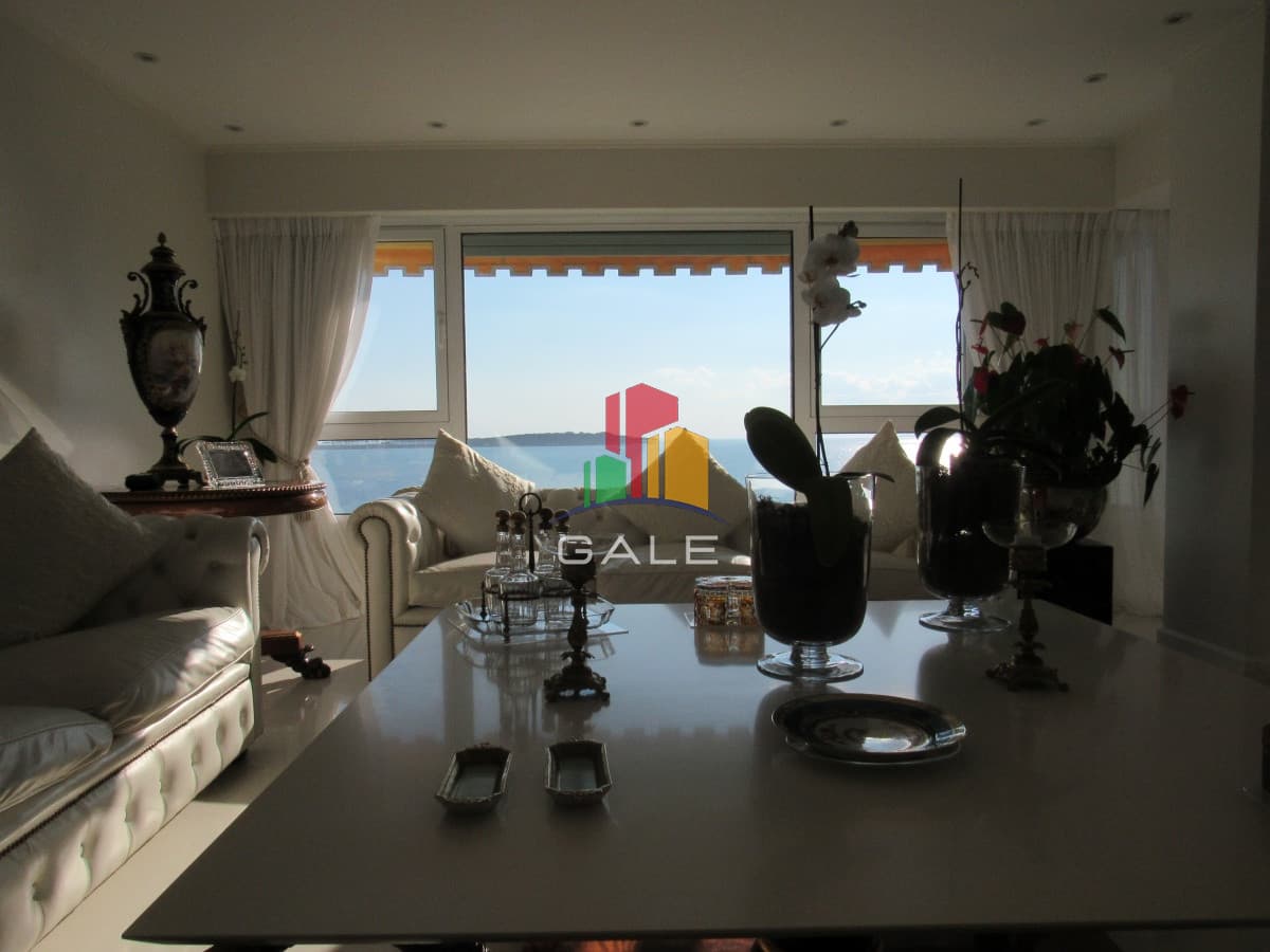 Venta  Y alquiler de apartamento de 3 dormitorios en Punta del Este  -
