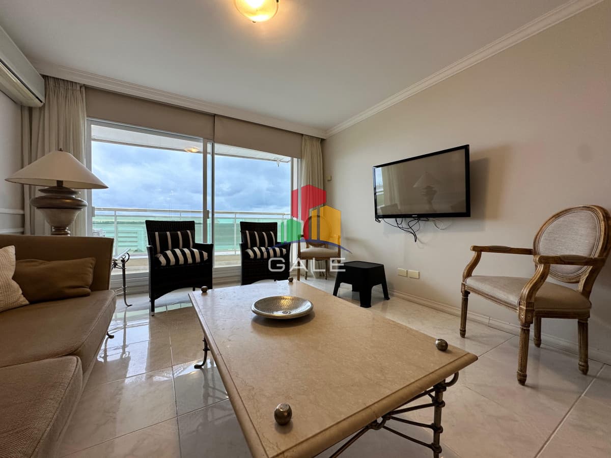 Venta y alquiler de apartamento de 3 dormitorios en Punta del Este  -
