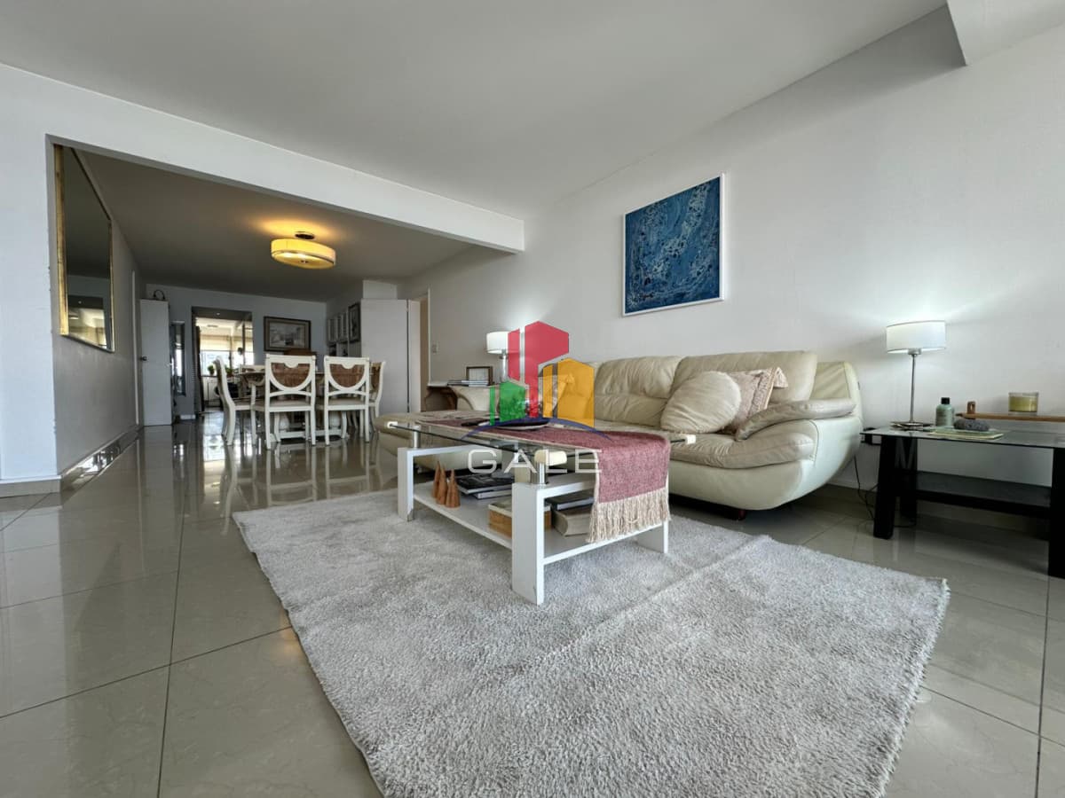 Gale Propiedades & Escribanía Apartamento ID.4393 - Apto en venta, Punta del este, playa brava.