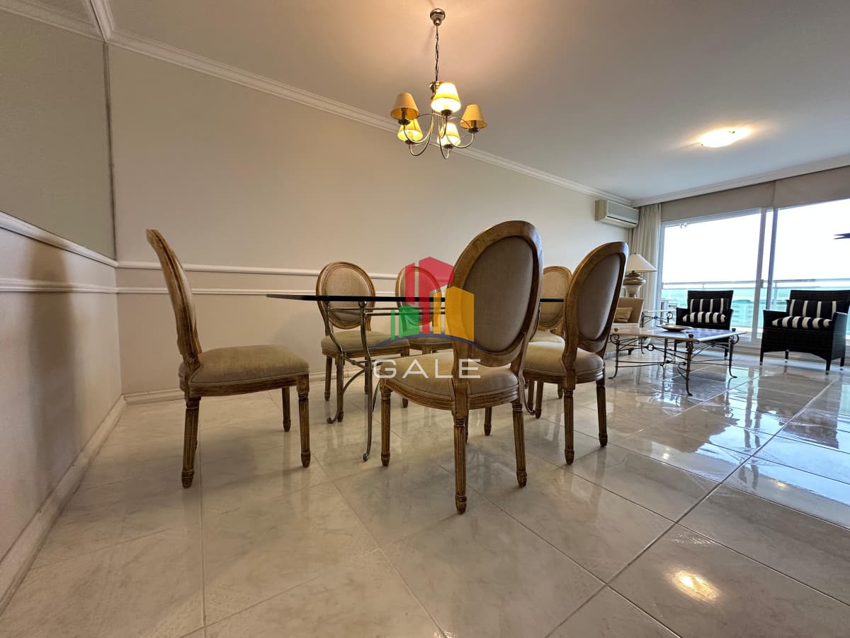 Venta y alquiler de apartamento de 3 dormitorios en Punta del Este  -