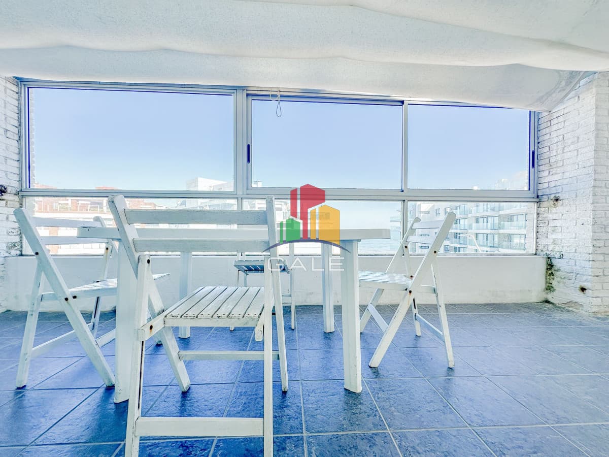 Gale Propiedades & Escribanía Apartamento ID.4184 - Penthouse en venta en Peninsula, 3 dormitorios, 3 baños, garaje