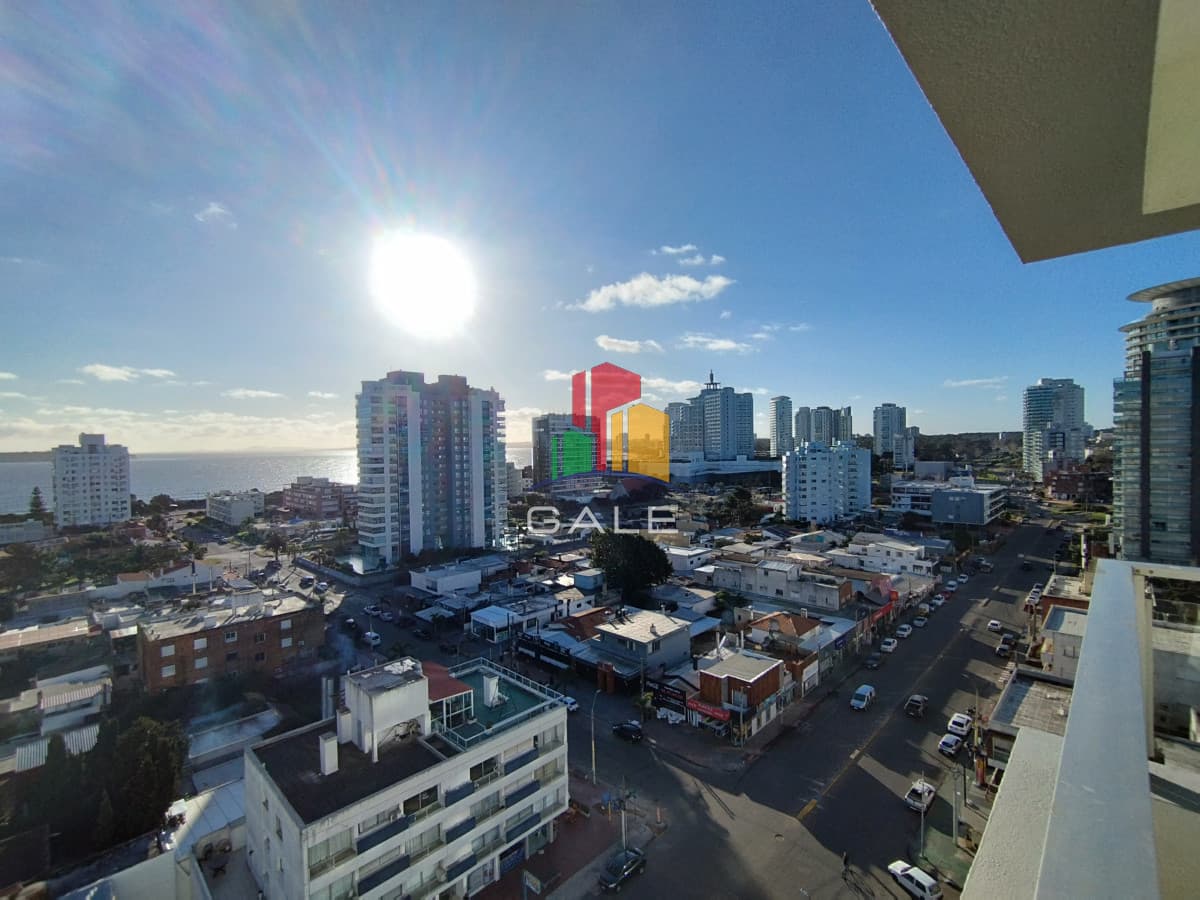 Alquiler de temporada de apartamento de tres dormitorios en Punta del Este  -