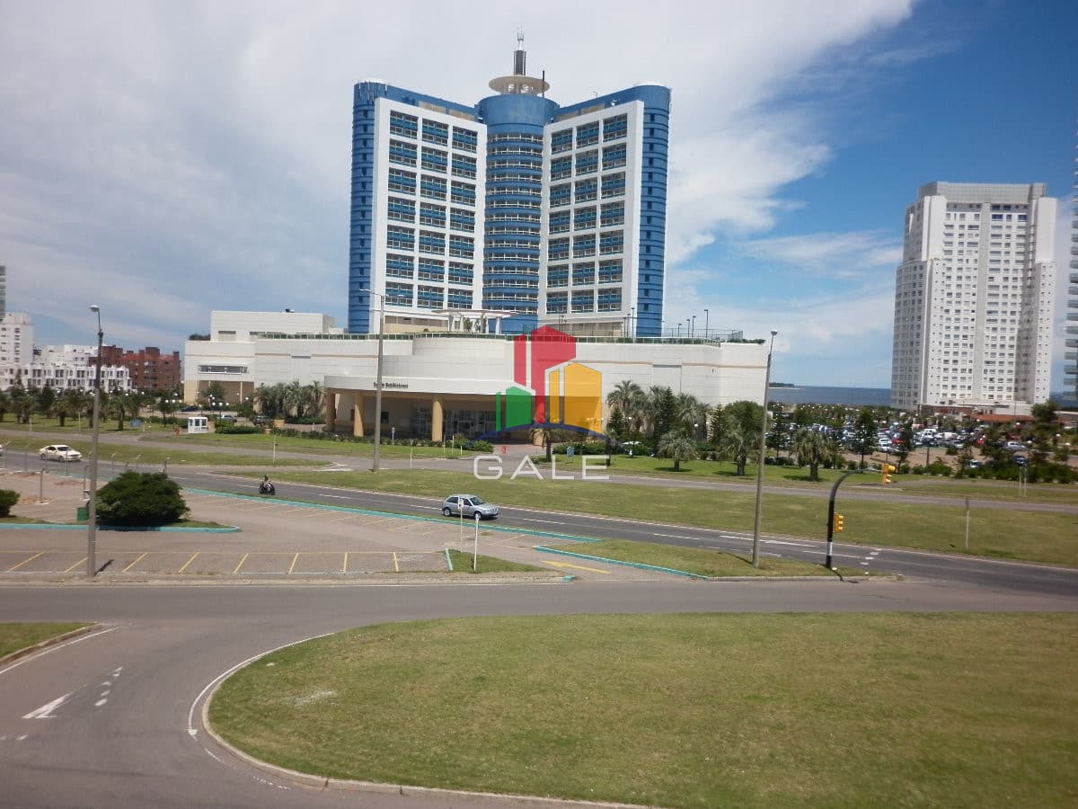Alquiler de apartamento de 3 dormitorios en Punta del Este  -