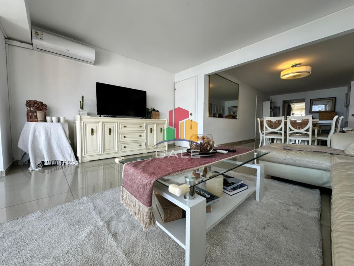 Gale Propiedades & Escribanía Apartamento ID.4393 - Apto en venta, Punta del este, playa brava.