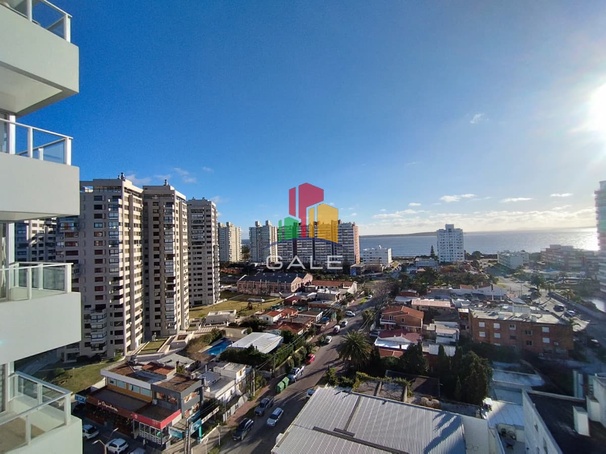 Alquiler de temporada de apartamento de tres dormitorios en Punta del Este  -