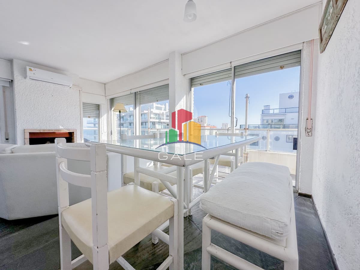 Gale Propiedades & Escribanía Apartamento ID.4184 - Penthouse en venta en Peninsula, 3 dormitorios, 3 baños, garaje