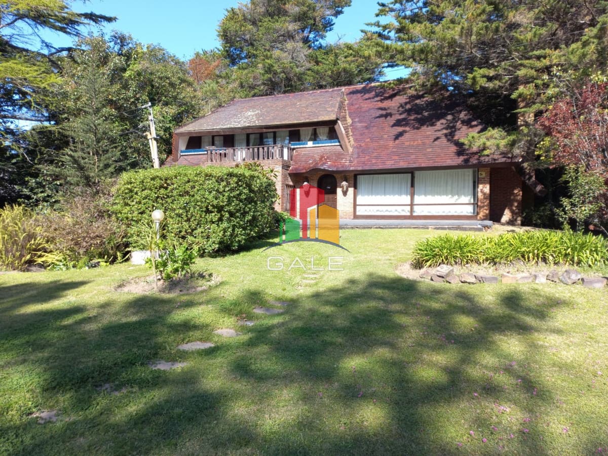 Gale Propiedades & Escribanía Casa ID.3747 - Casa en venta de 4 dormitorios en Punta del Este