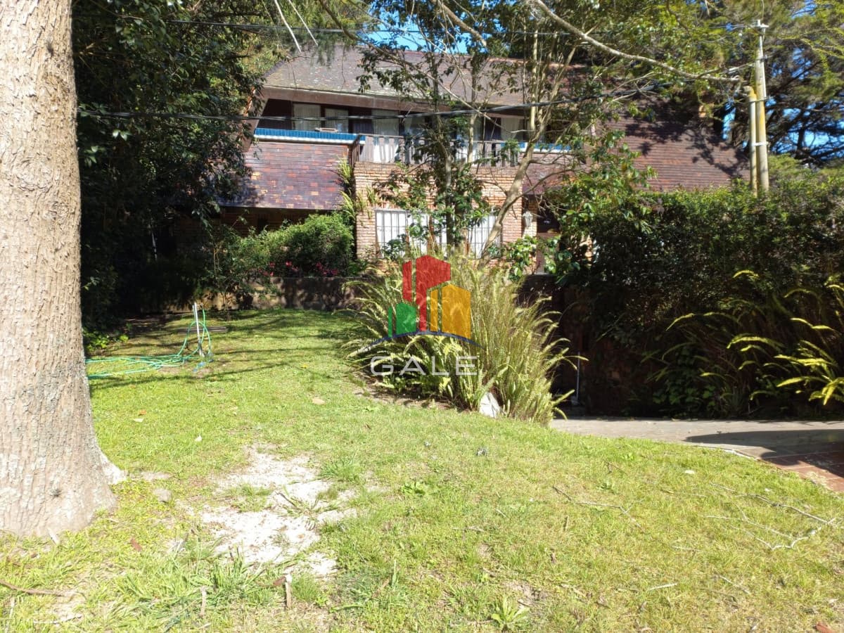 Gale Propiedades & Escribanía Casa ID.3747 - Casa en venta de 4 dormitorios en Punta del Este