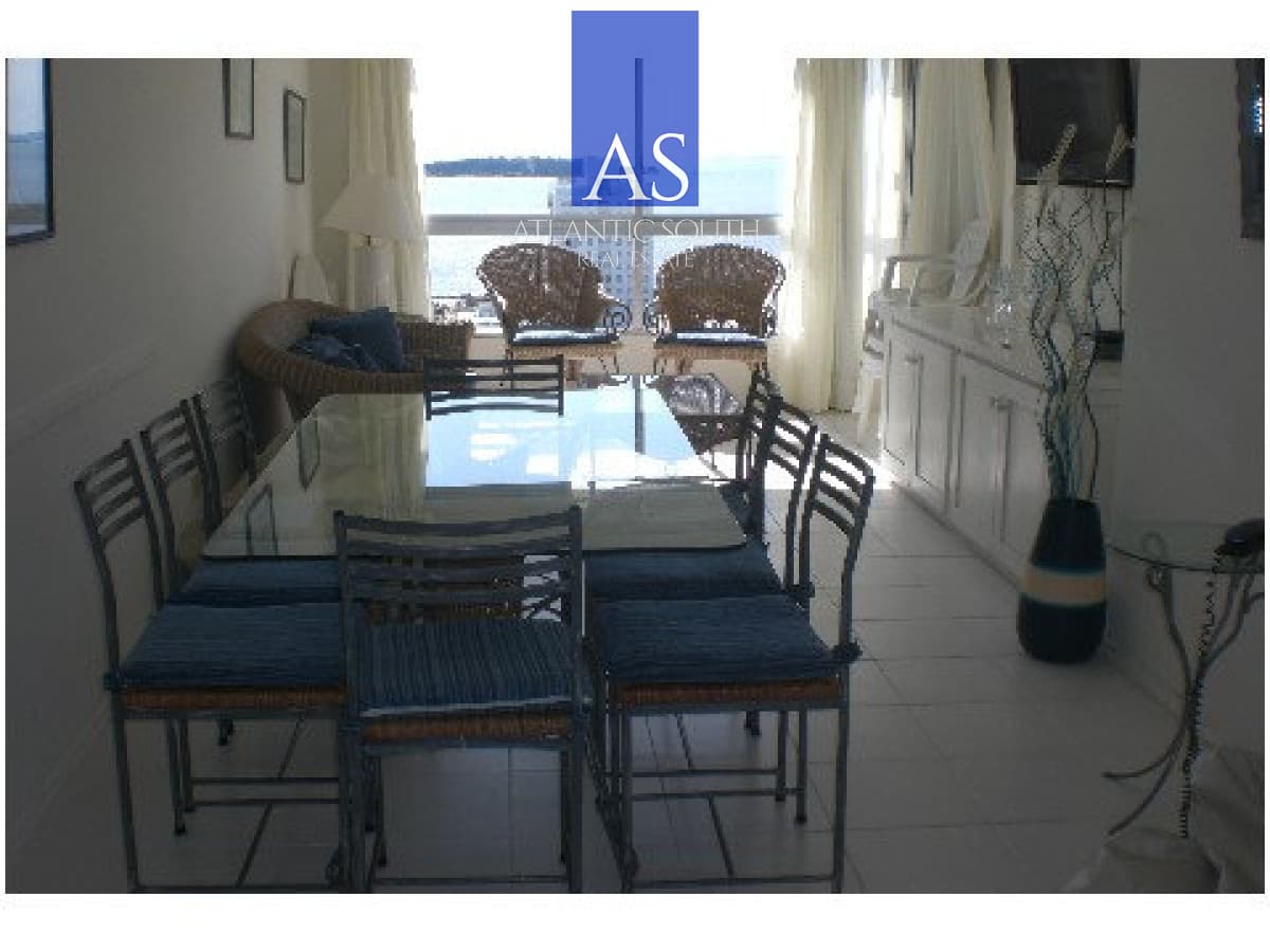 Apartamento de 3 dormitorios con vista al mar Playa Mansa Punta del Este