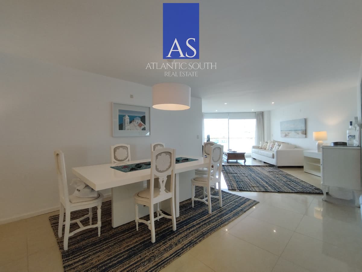 Apartamento moderno de 3 dormitorios cerca del mar Playa Mansa Punta del Este