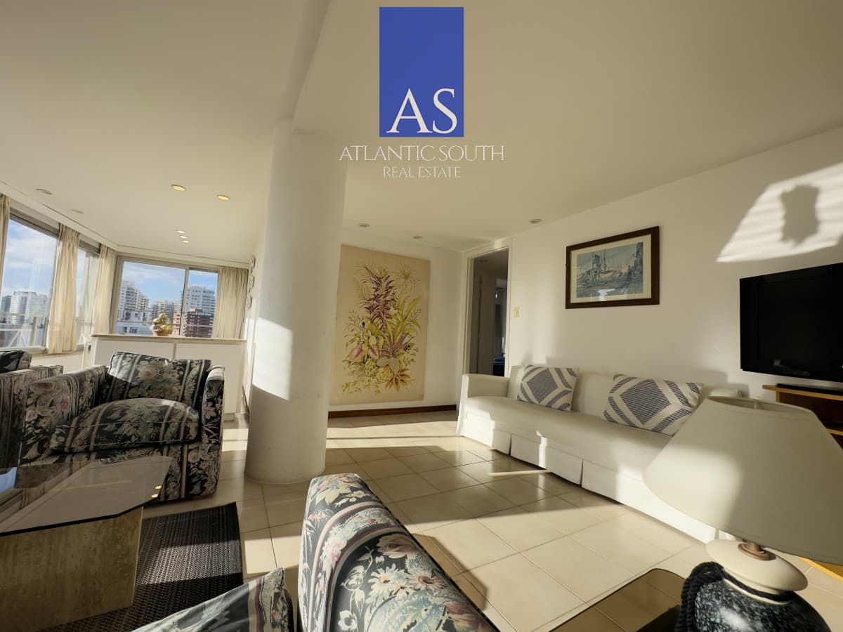 Apartamento en venta 2 dormitorios con vista y espacios amplios en Península Punta del Este