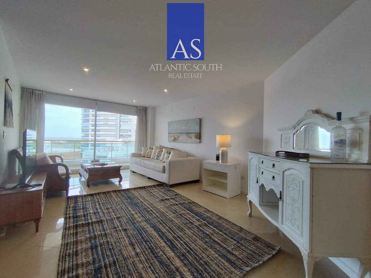 Apartamento moderno de 3 dormitorios cerca del mar Playa Mansa Punta del Este