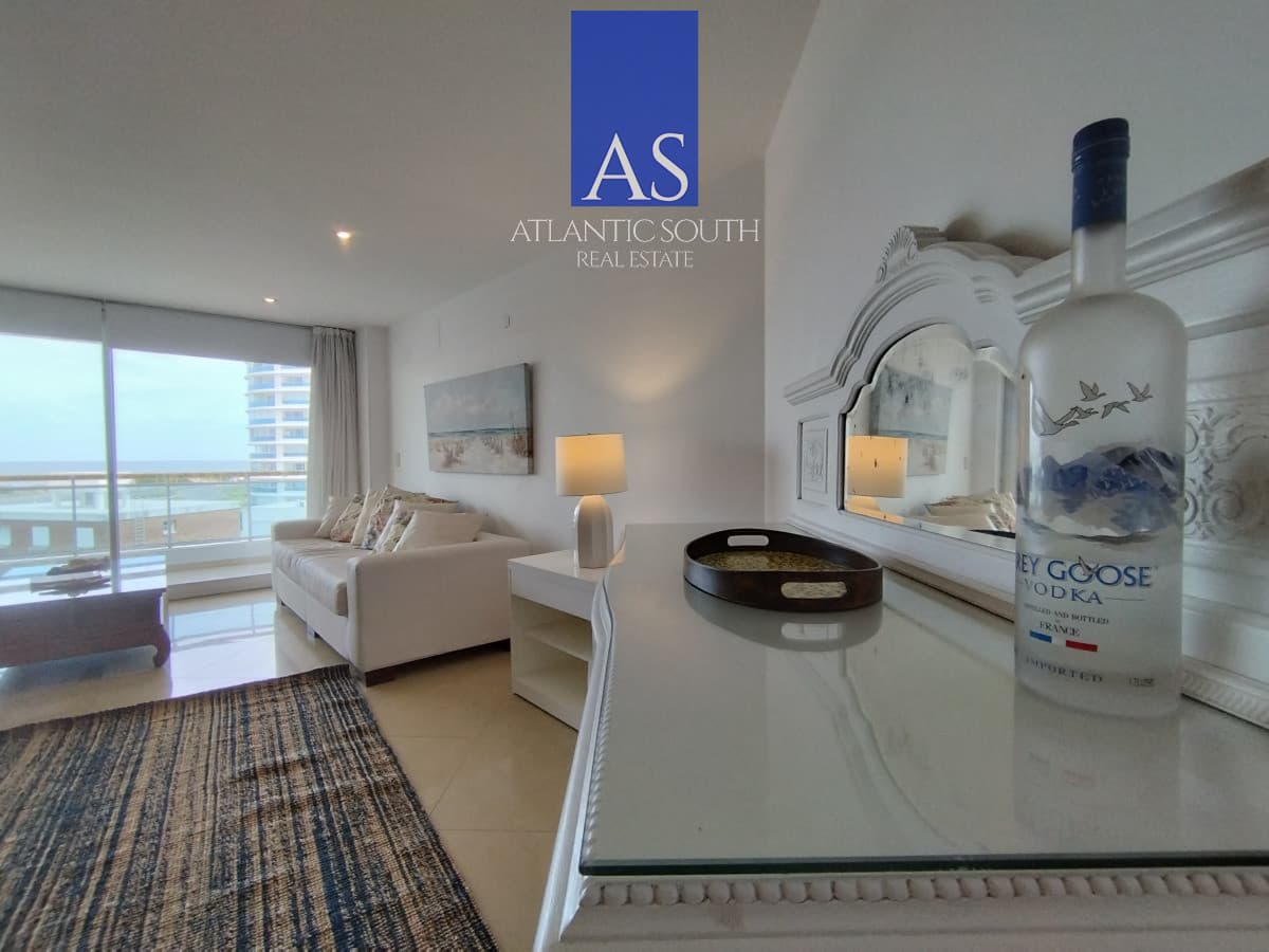 Apartamento moderno de 3 dormitorios cerca del mar Playa Mansa Punta del Este