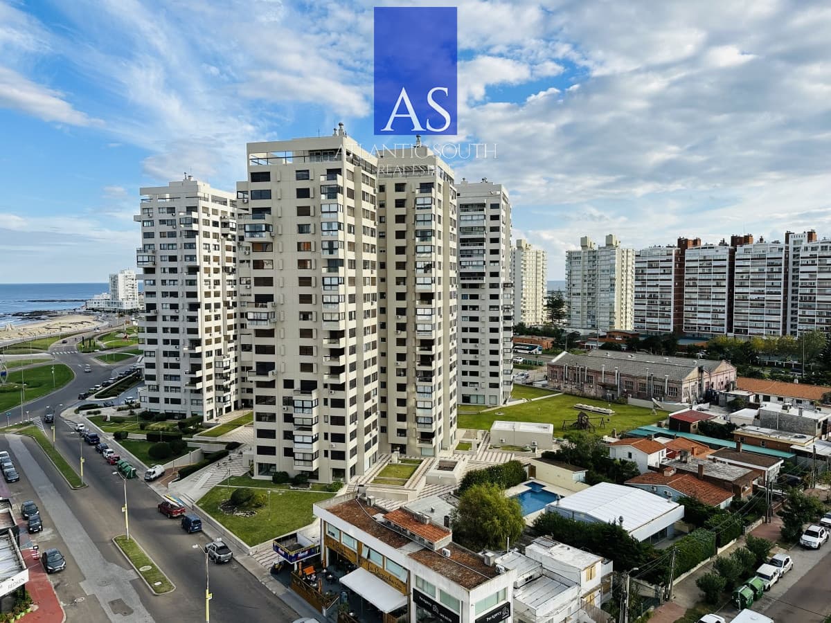 Apartamento 2 dormitorios excelente vista Playa Mansa Punta del Este