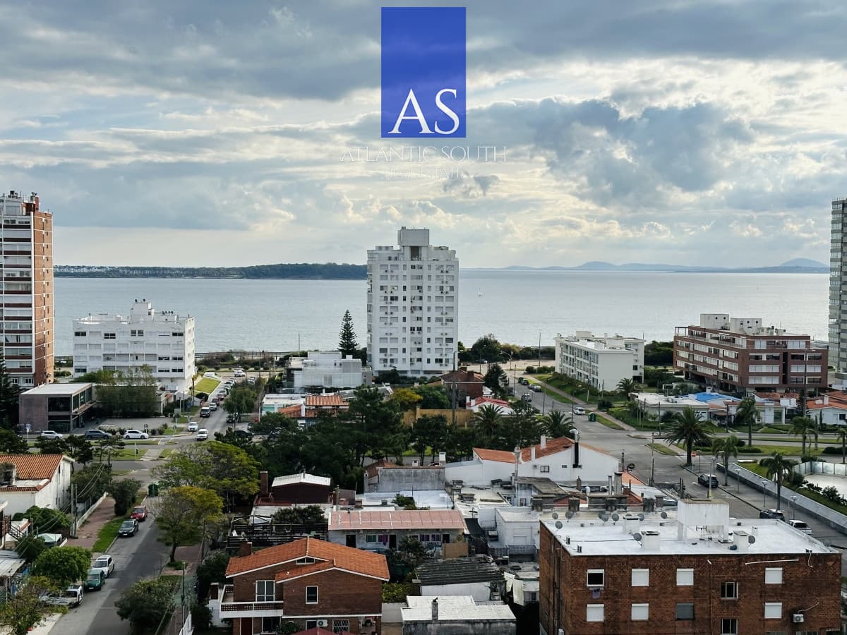 Apartamento 2 dormitorios excelente vista Playa Mansa Punta del Este
