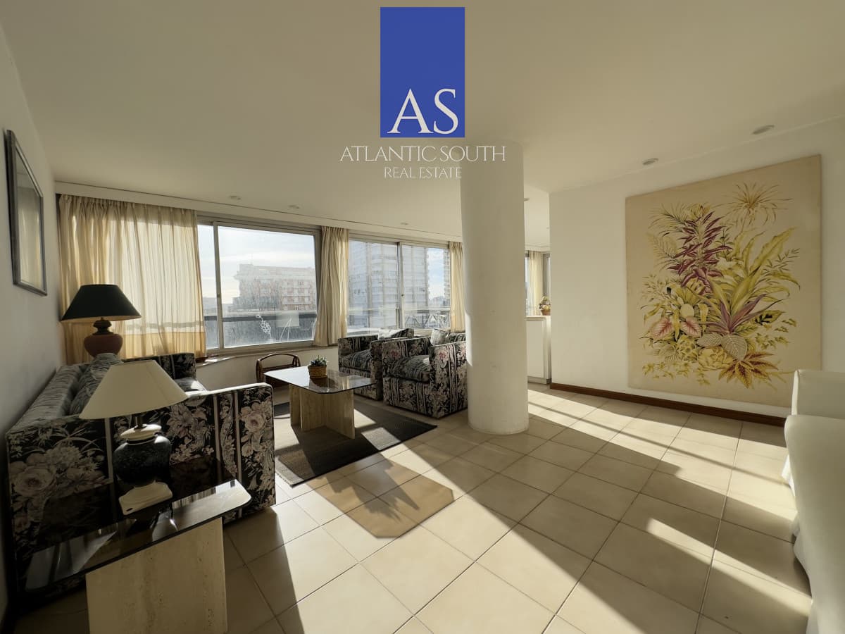 Apartamento en venta 2 dormitorios con vista y espacios amplios en Península Punta del Este