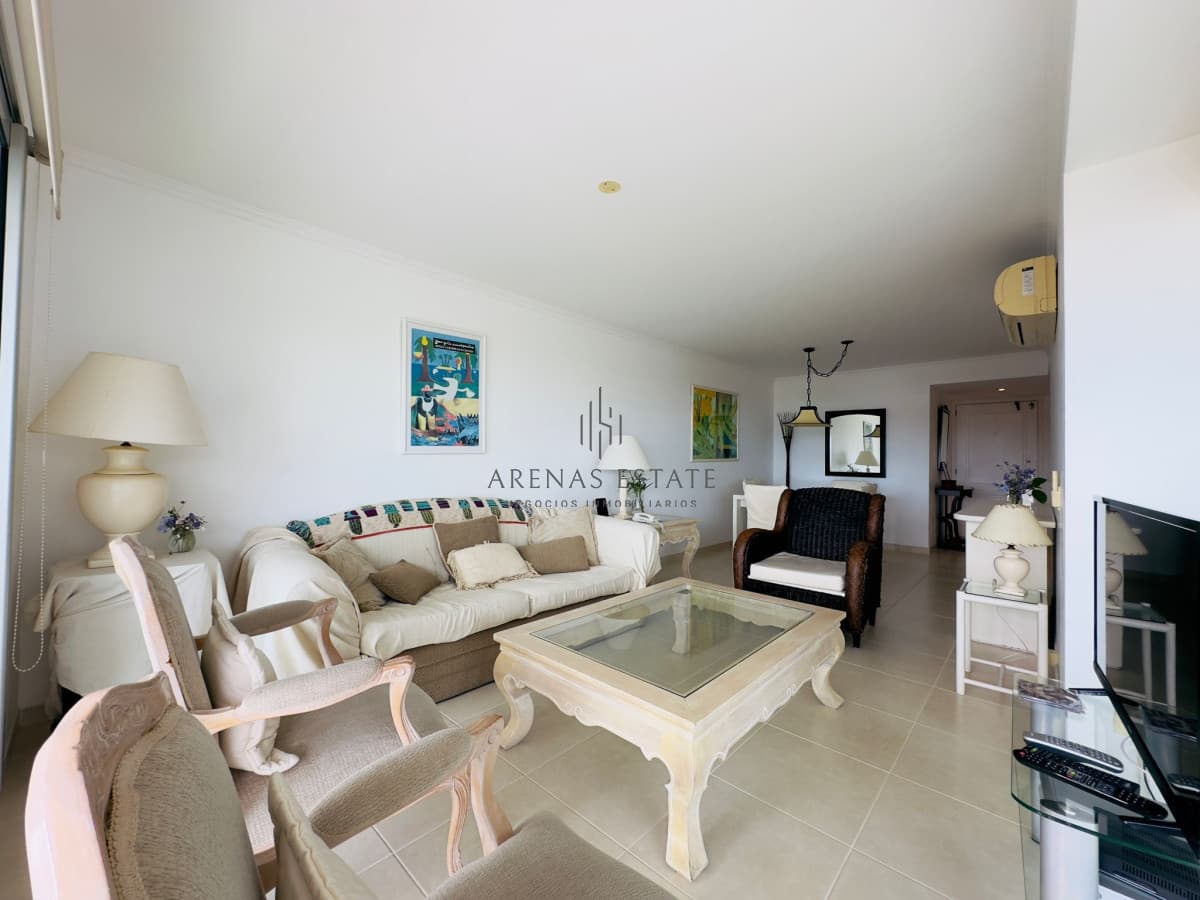 Apartamento ID.3403 - Apartamento de dos dormitorios en venta en Punta del Este
