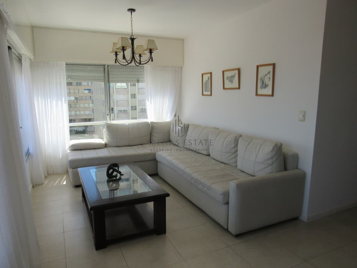 Apartamento ID.4227 - Apartamento en venta  de dos dormitorios en Punta del Este