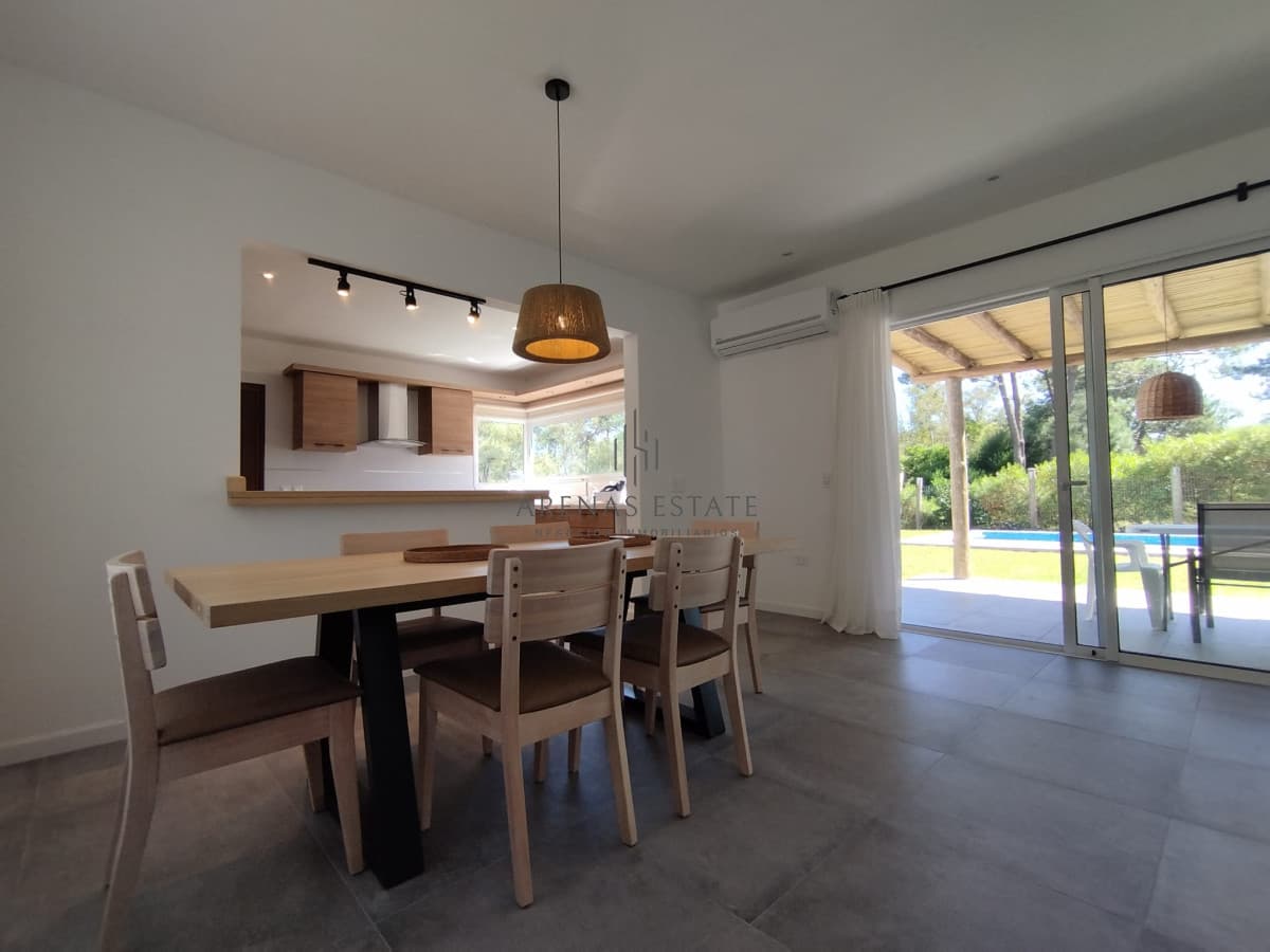 Casa ID.2383 - Venta  de Casa en la barra- Maldonado