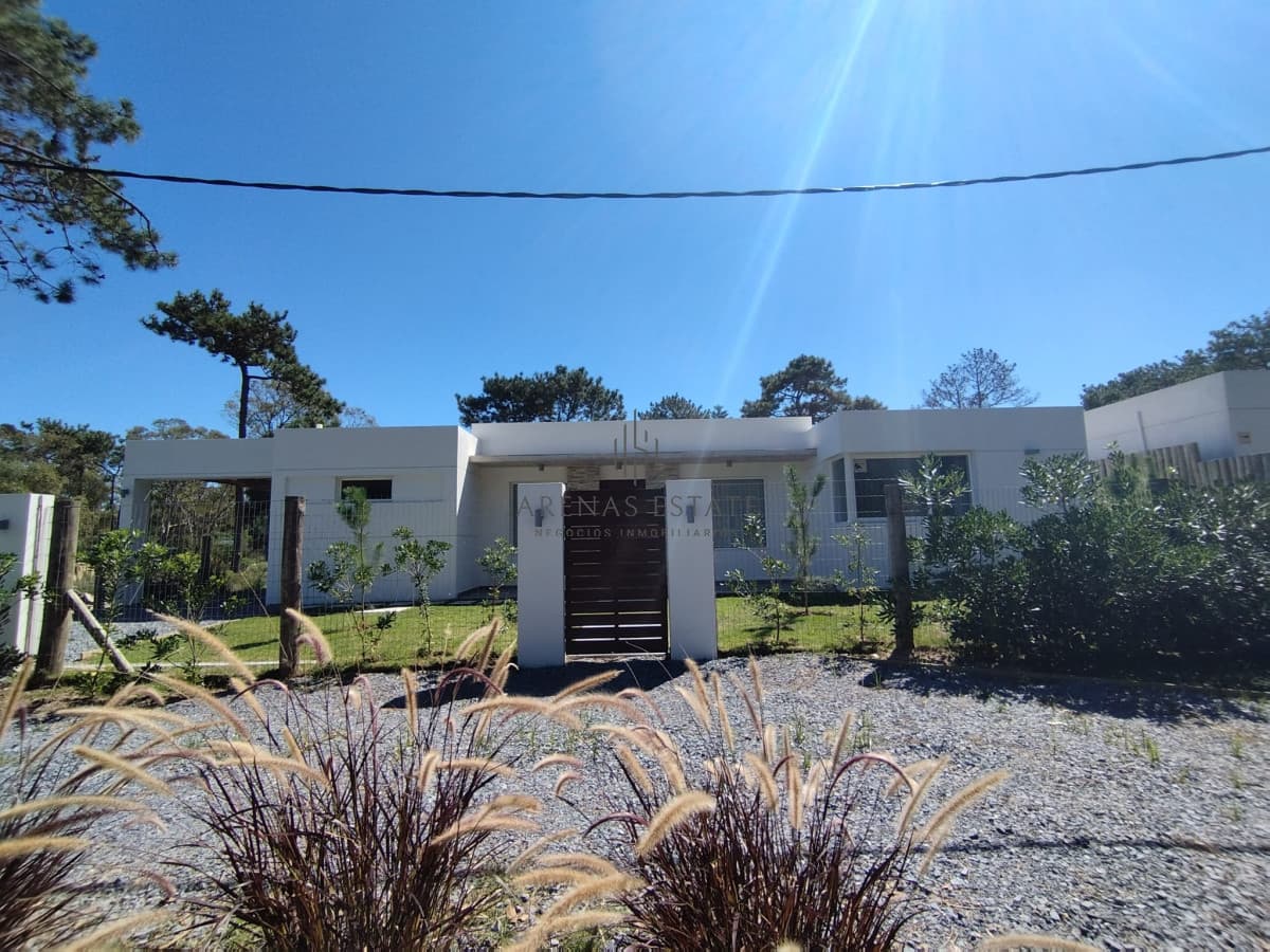 Casa ID.2383 - Venta  de Casa en la barra- Maldonado