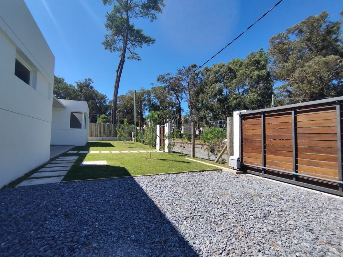 Casa ID.2383 - Venta  de Casa en la barra- Maldonado