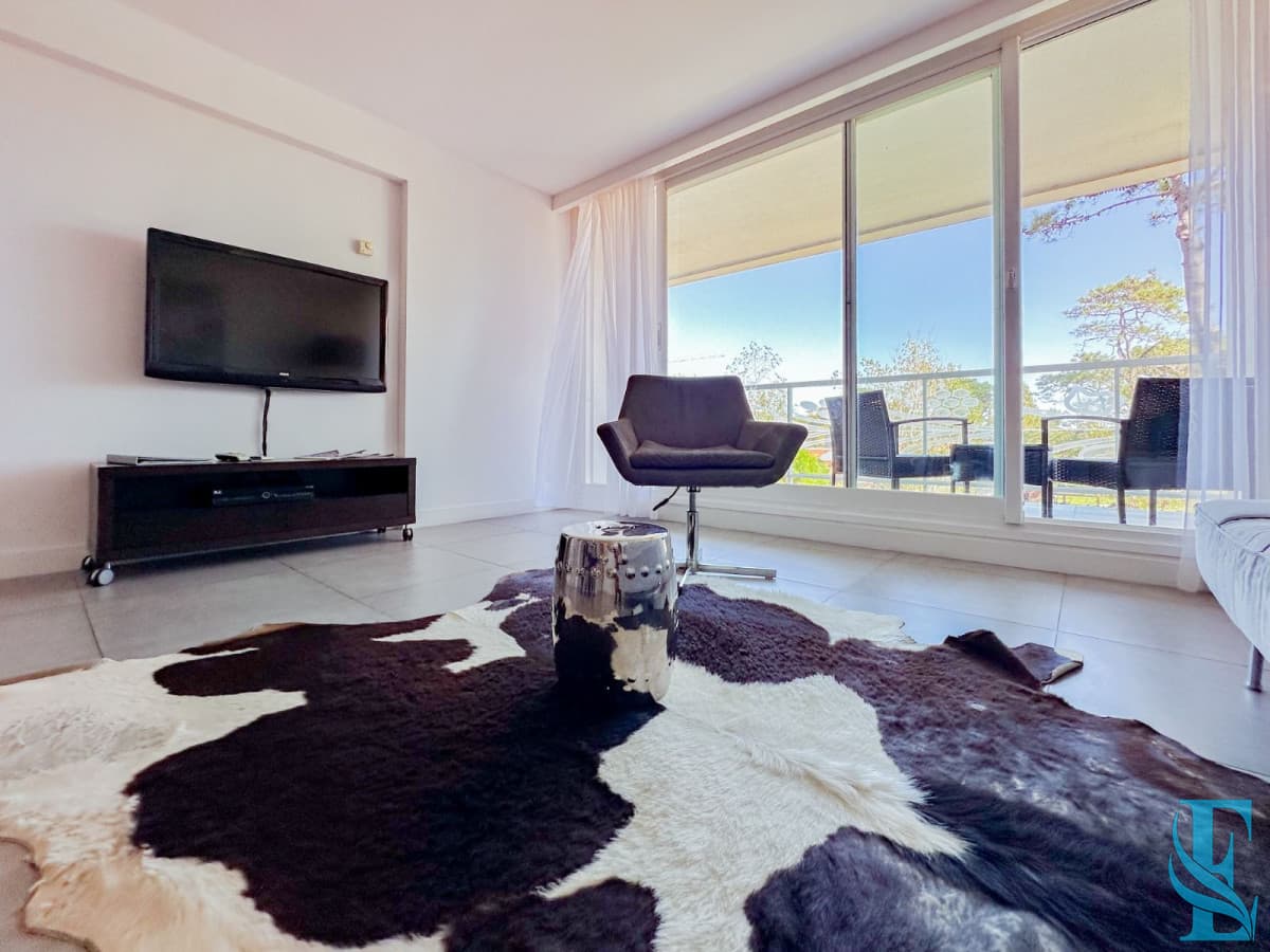 Venta de apartamento de dos dormitorios en Punta del Este