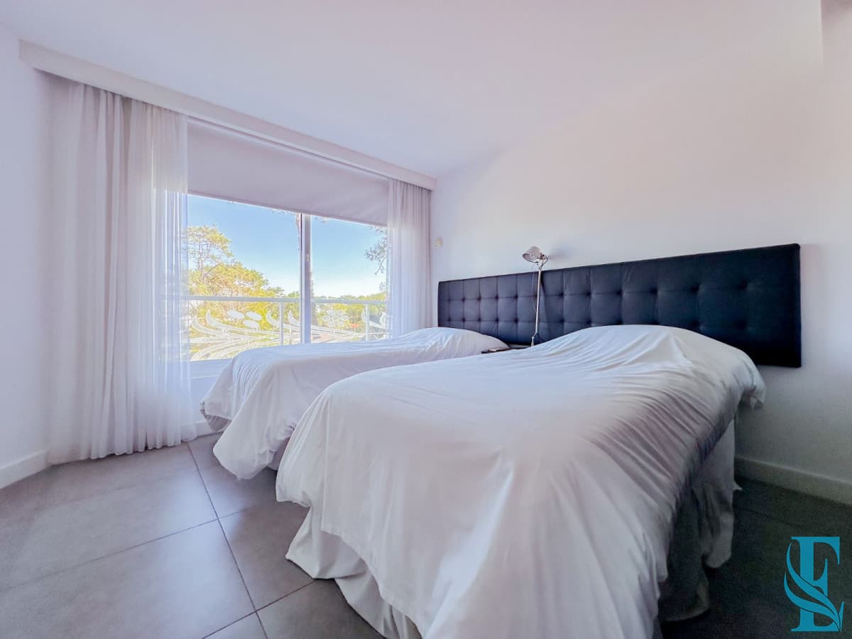 Venta de apartamento de dos dormitorios en Punta del Este