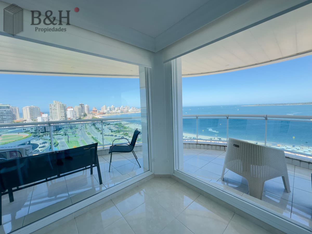 Apto en venta, excelente vista a la playa mansa, isla gorriti.