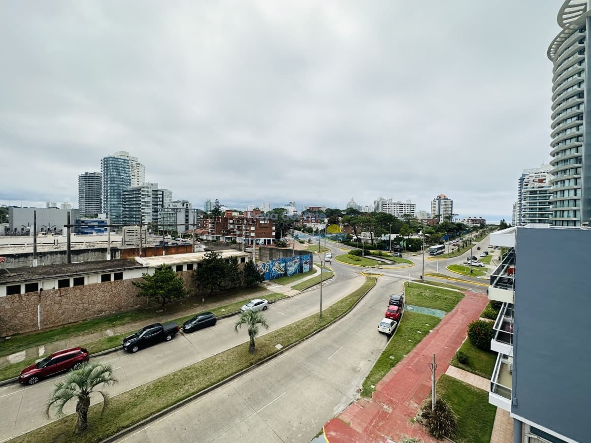 apartamento en venta en playa mansa - Inmobiliaria Playa del Este