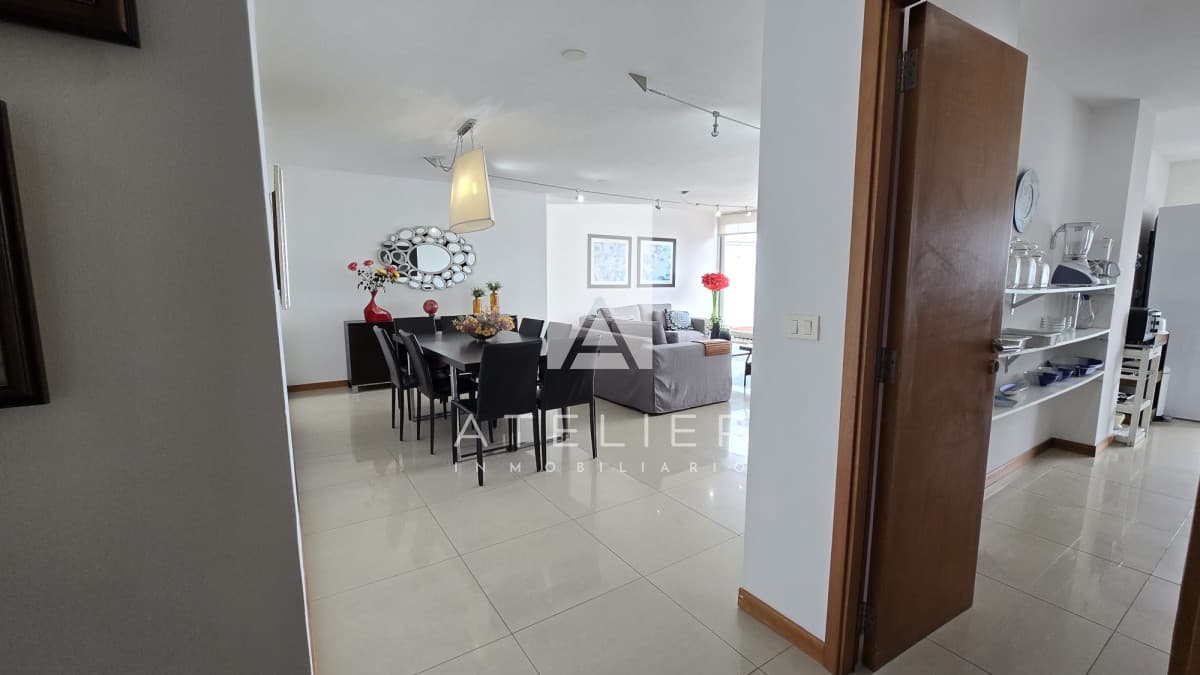 Apartamento en venta y alquiler de 3 dormitorios en Punta del Este
