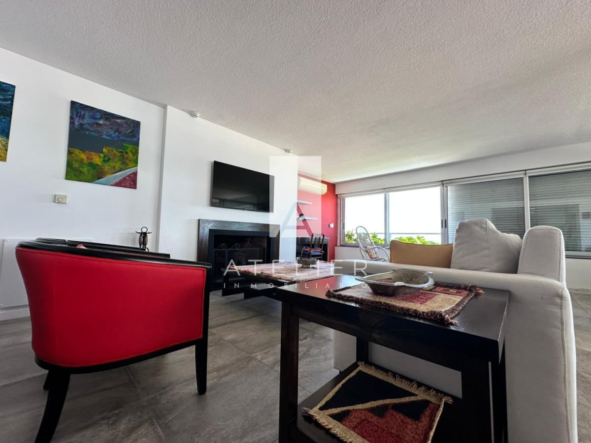 VENTA DE APARTAMENTO RECICLADO SOBRE PLAYA BRAVA
