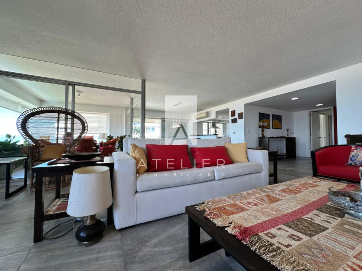 VENTA DE APARTAMENTO RECICLADO SOBRE PLAYA BRAVA