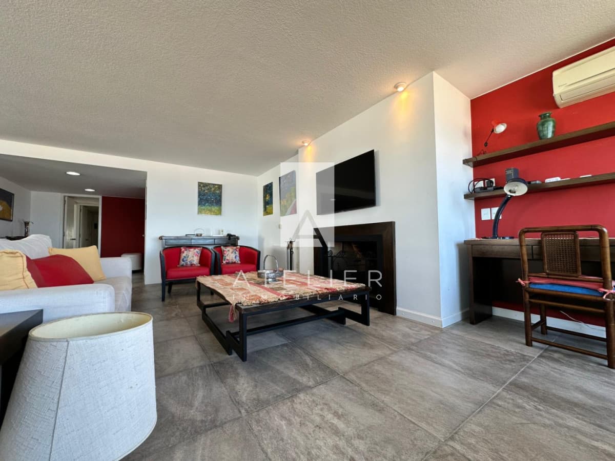 VENTA DE APARTAMENTO RECICLADO SOBRE PLAYA BRAVA